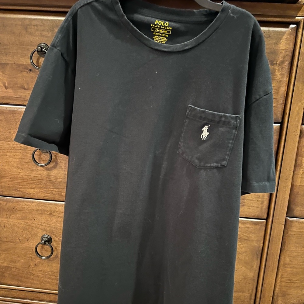Mens Large black tee